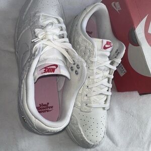 Nike women’s dunks